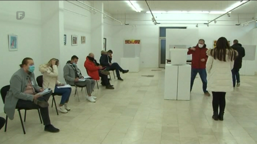 Glasali su i visoki politički zvaničnici te nosioci listi stranaka za Gradsko vijeće